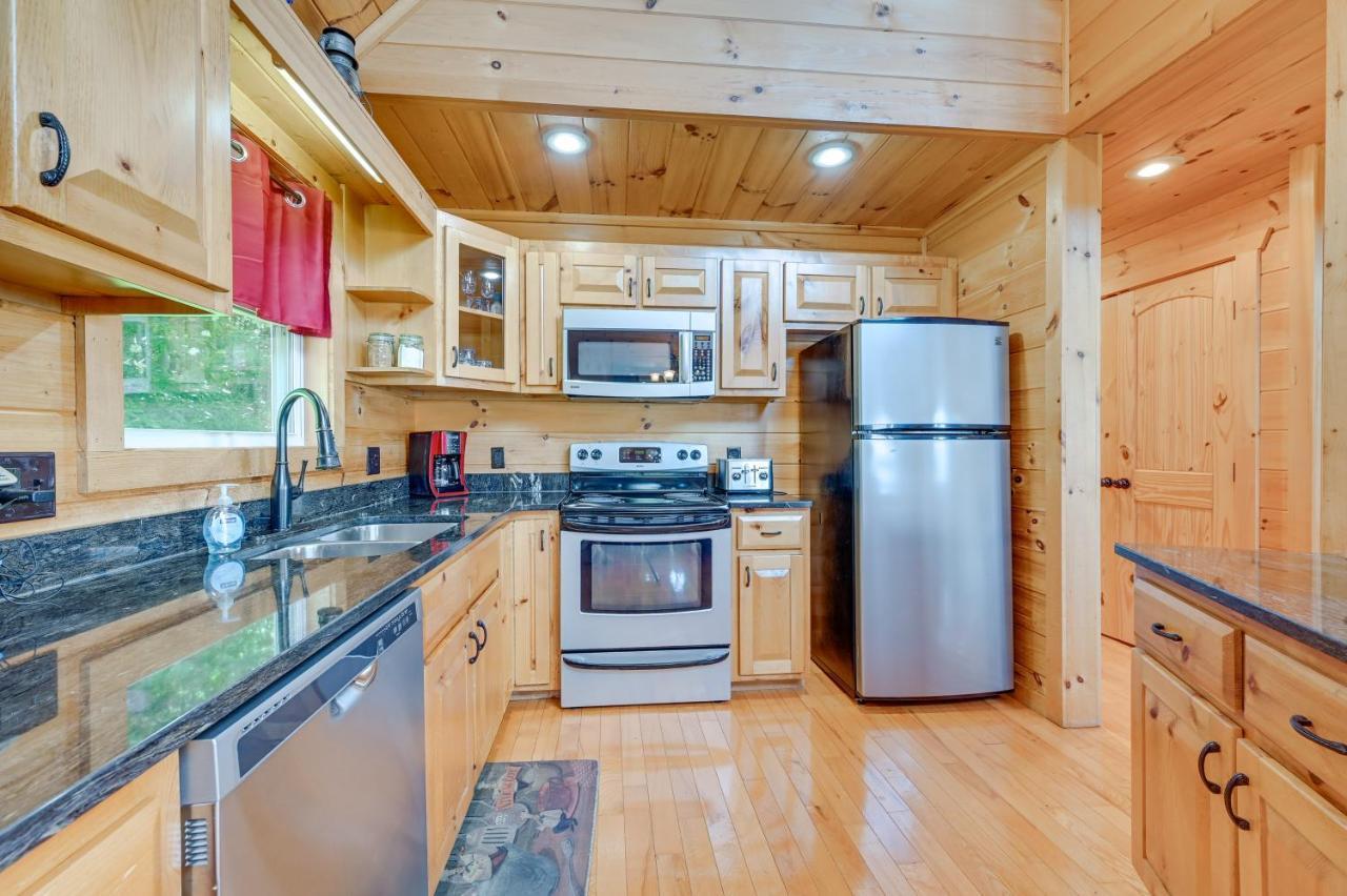 Warm And Cozy Cabin With Deck On Top Of The Blue Ridge Fancy Gap Bagian luar foto