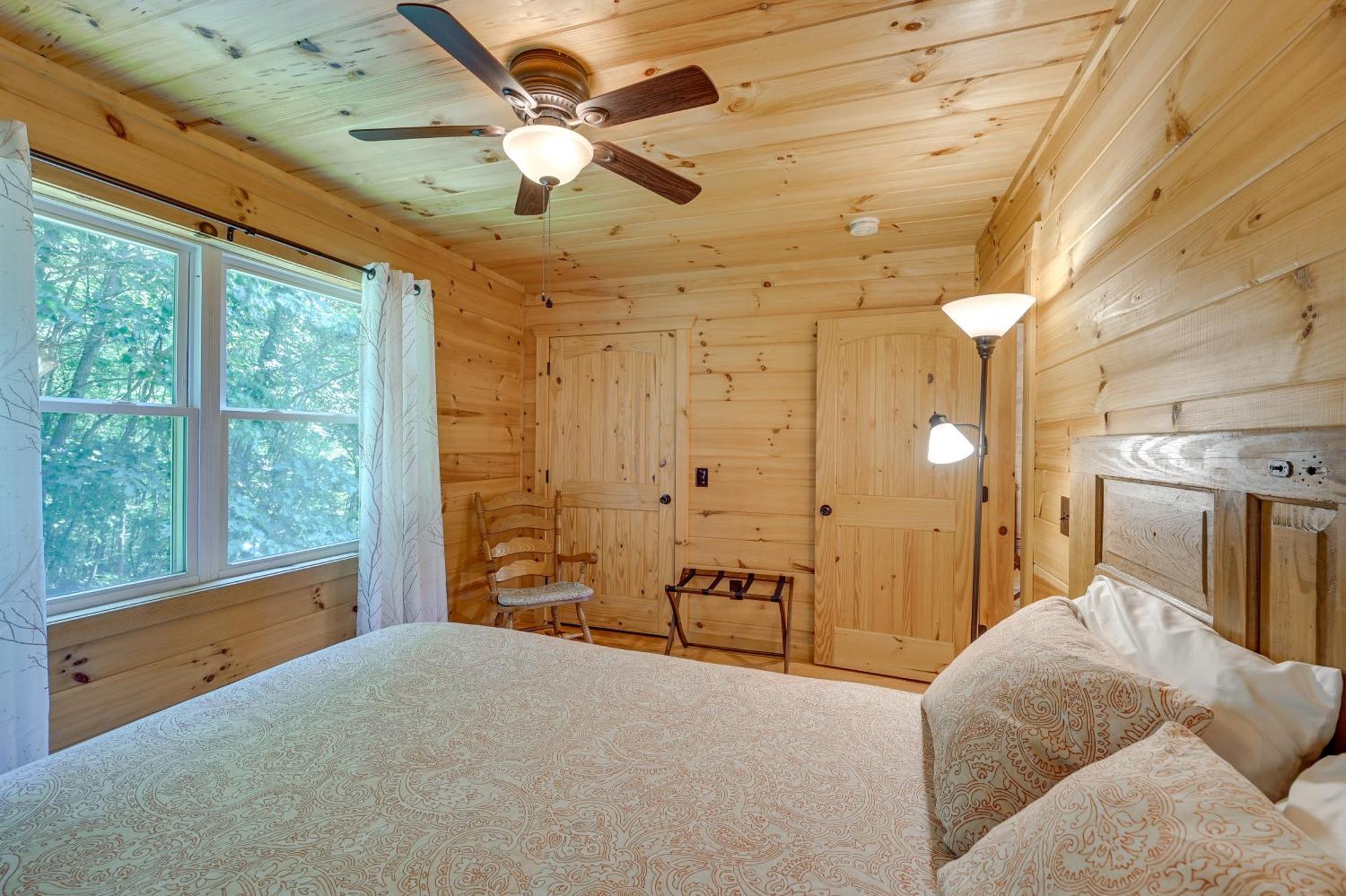 Warm And Cozy Cabin With Deck On Top Of The Blue Ridge Fancy Gap Bagian luar foto