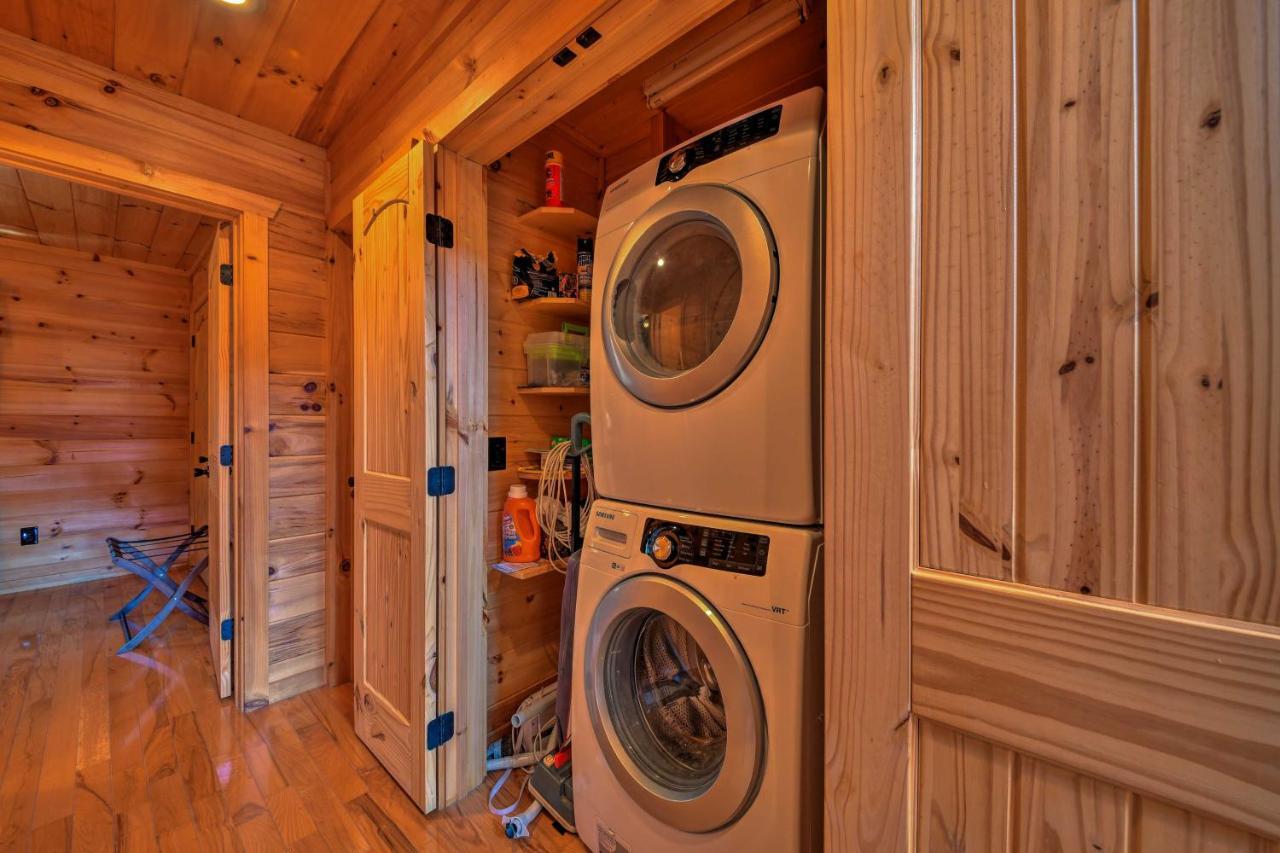 Warm And Cozy Cabin With Deck On Top Of The Blue Ridge Fancy Gap Bagian luar foto